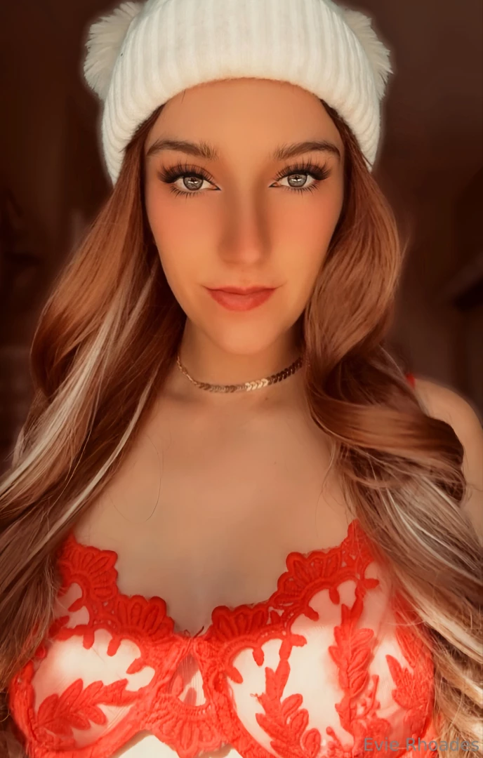 Let s see if i m being a good girl today 