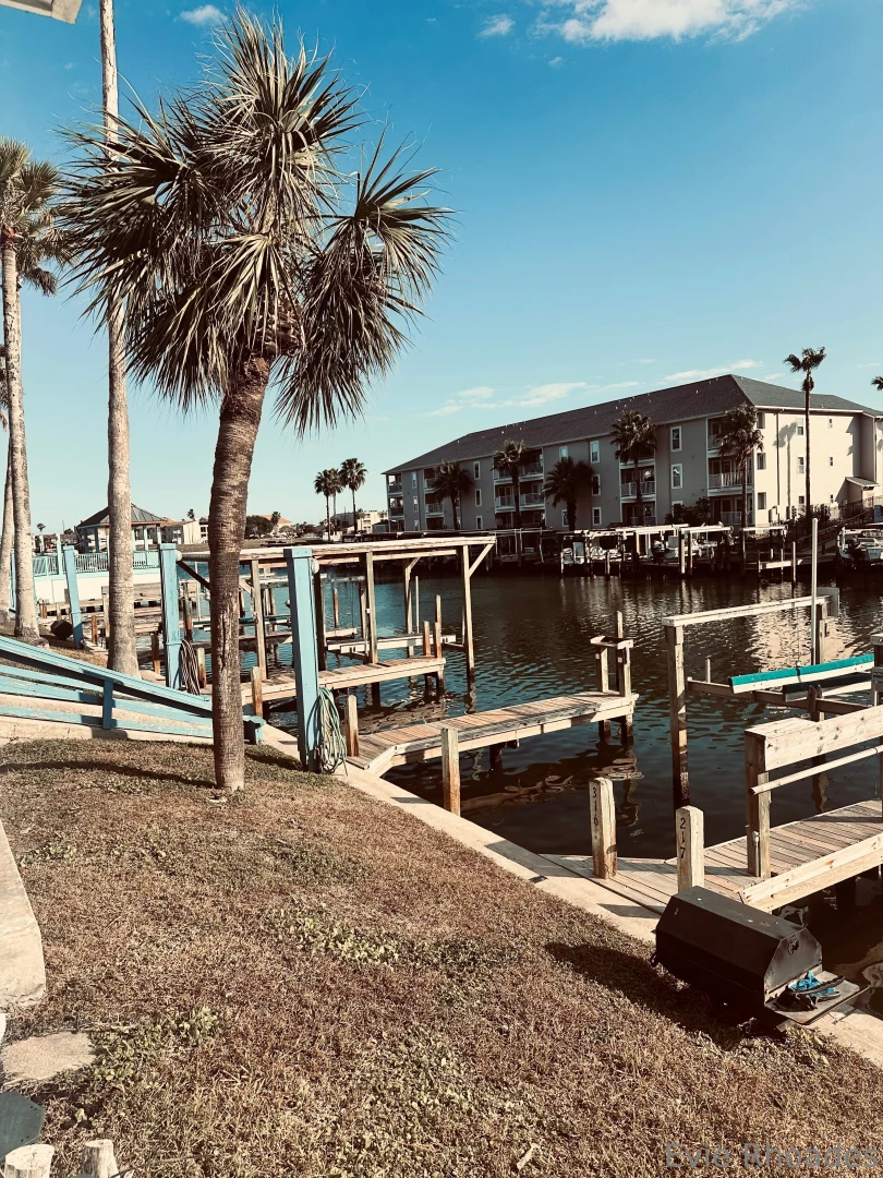 Can you guess where i am happy friday 