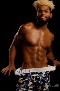 Some great new pics love my workout body