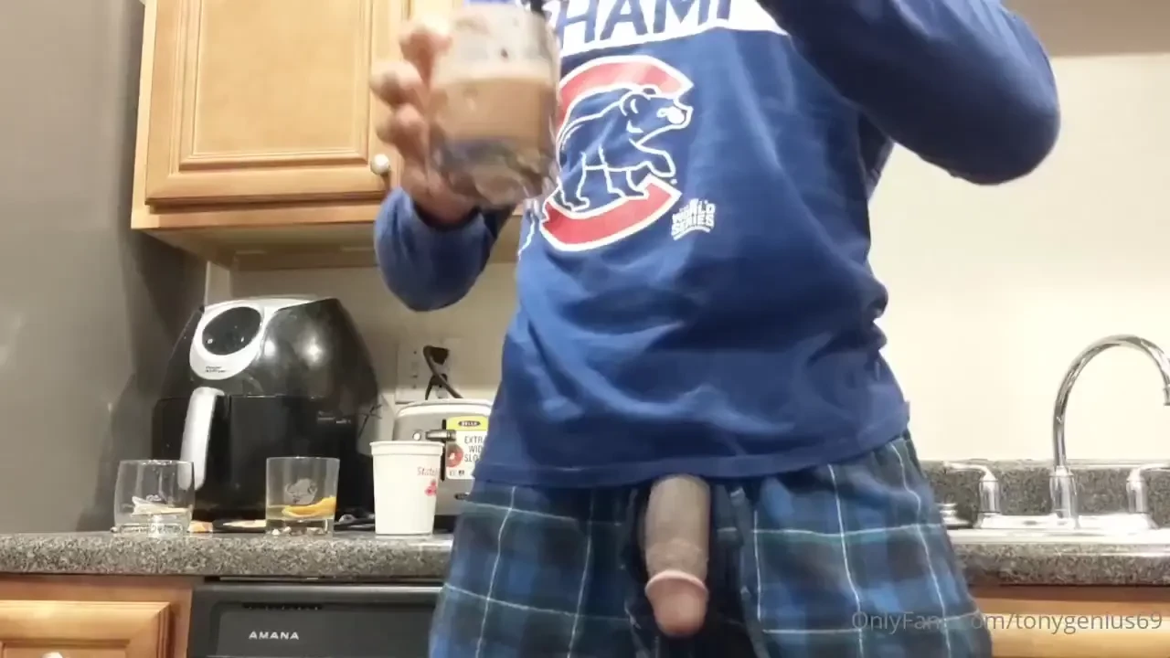 Merry xxx-mas got two different types of hot chocolate for you daddy 