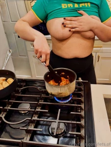 Bet you ve never had a girl who cooks good and looks this good