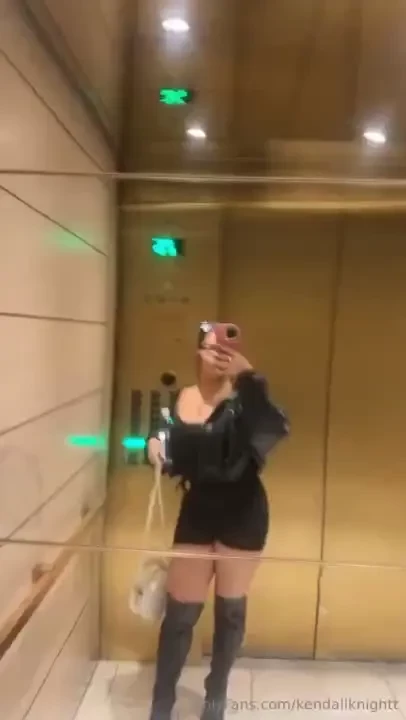 Would you fuck me in the elevator daddy i d make you nut before we 