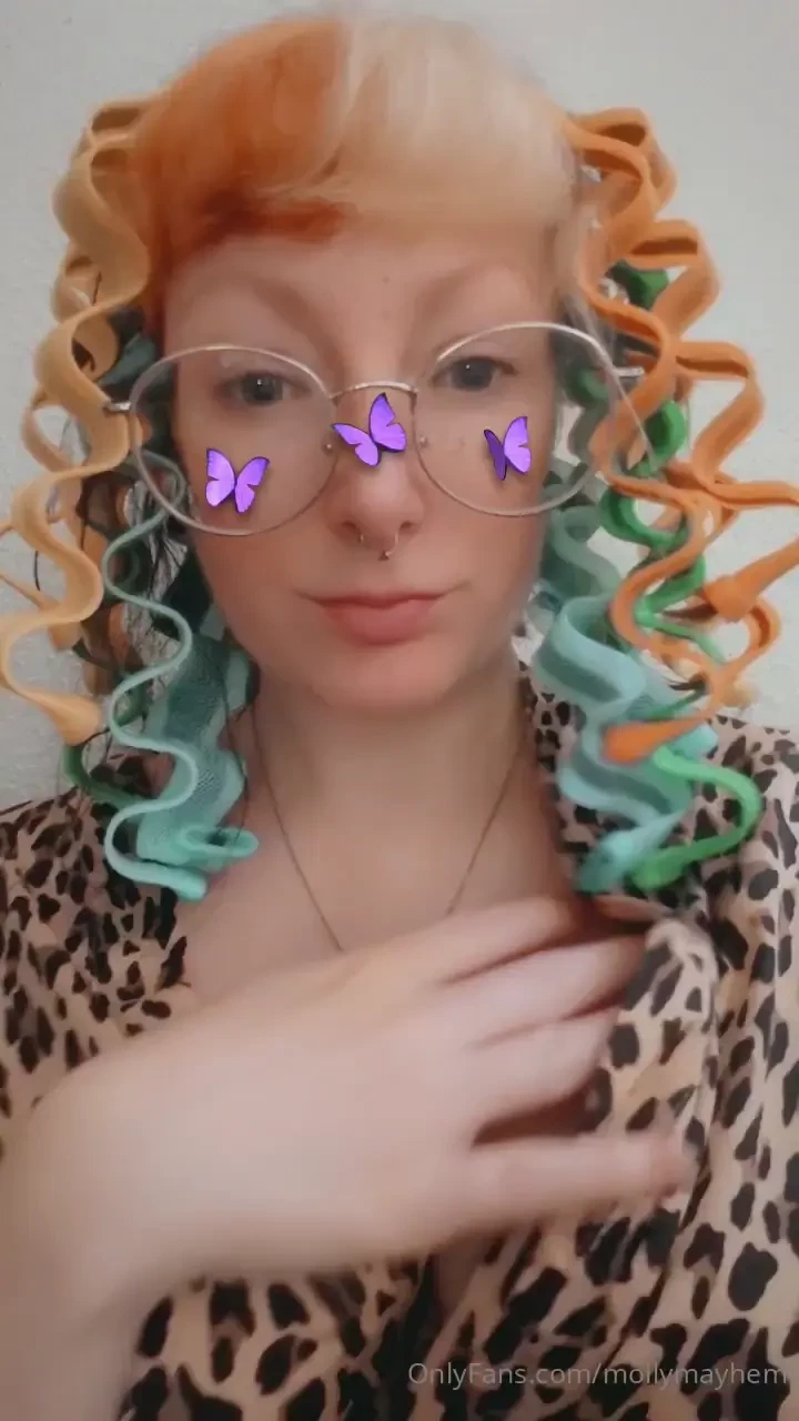 Oh just heatless stying my hair hoping to get some foam rollers from 