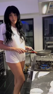 Cooking with my cock out i m hungryyyyy for your load too