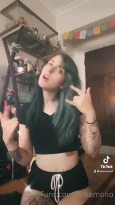 Yes hi this song is so entertaining despite the fact that i am too