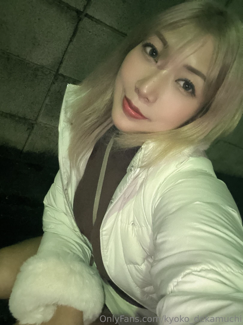 Some exhibitionist snapshots for you 