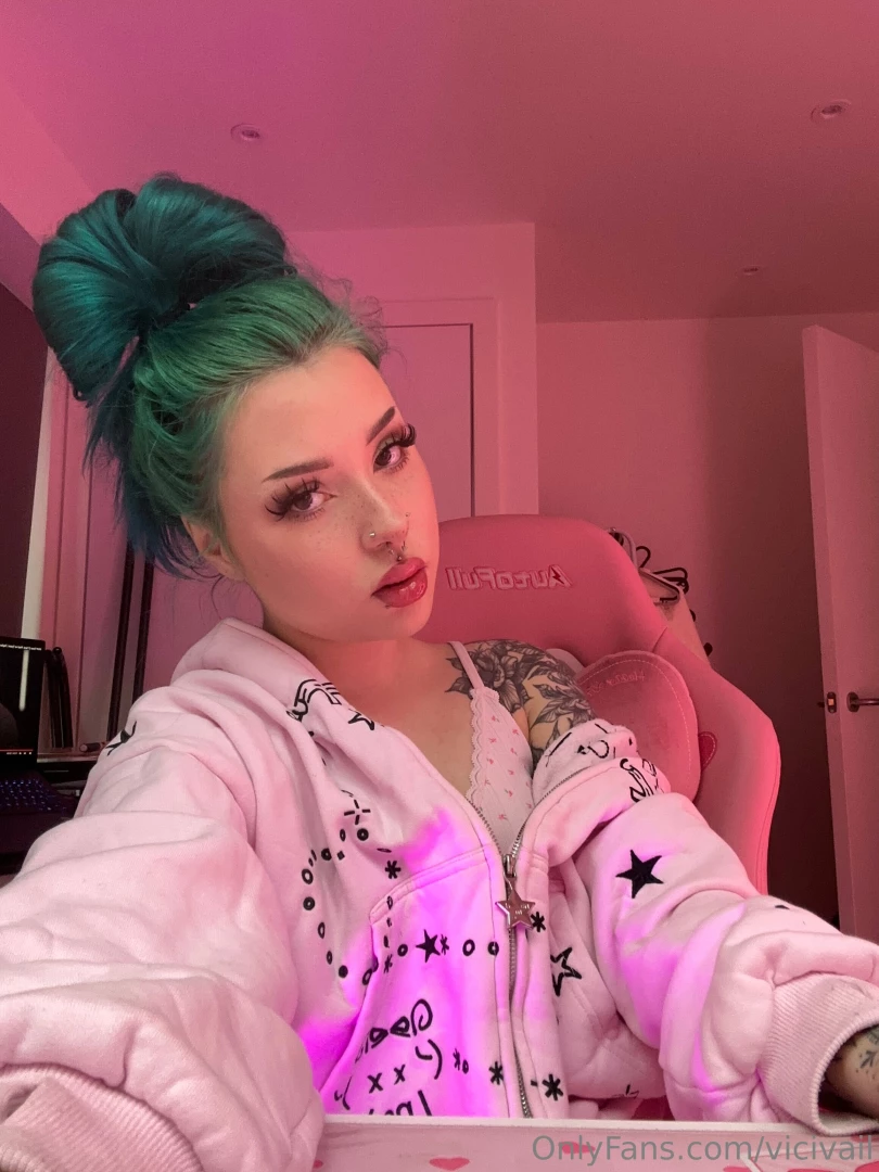 Do you know how privileged you are to gaze upon me 