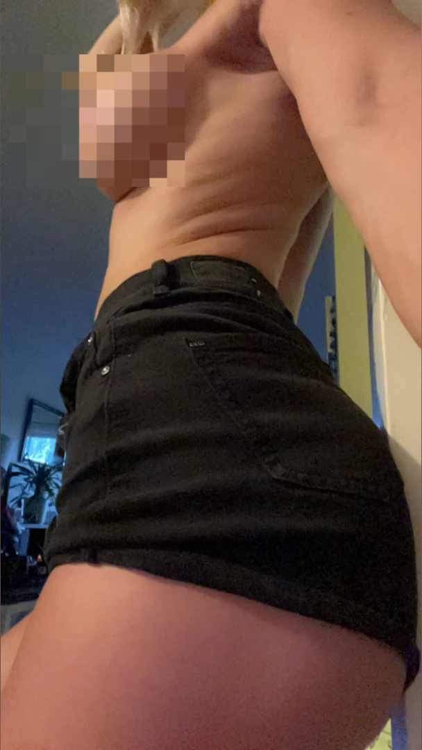 If you want to see it all follow my paid account xo 