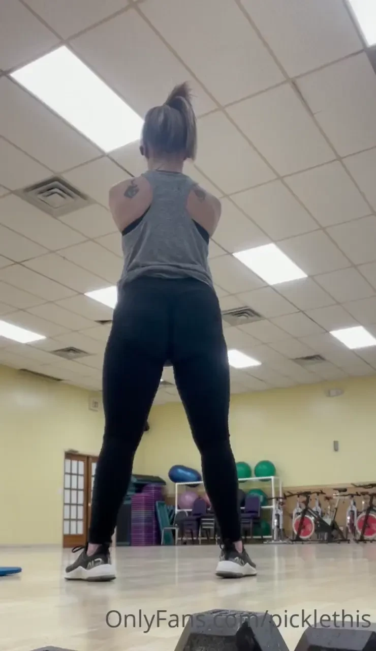 How do my squats look 