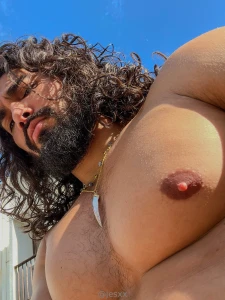 Te gusta mi pecho y mis pezones escribeme por sms