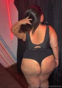 Give your goddess the money for her vacation and she will show her ass part 2