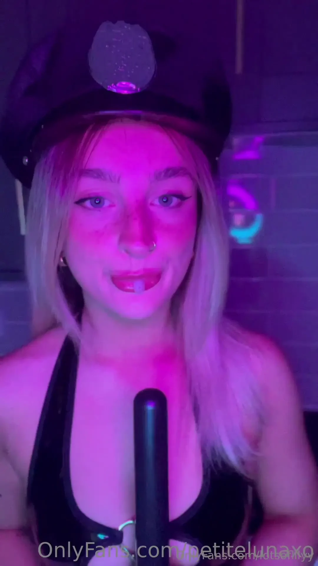 U ever fantasize about me sucking u dry tell me about it on lilywright 