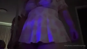 I hope everyone has a wonderful day presenting my trapped pussy lips