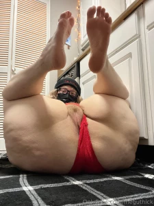 Just took some cute pics of my pussy feet part 1