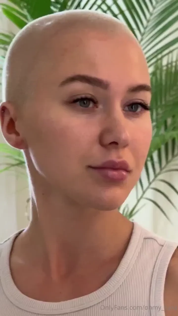 Do you like my blond hair 