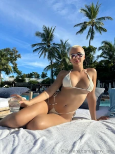 The wind on the beach seems to know how to touch me it s bold it s