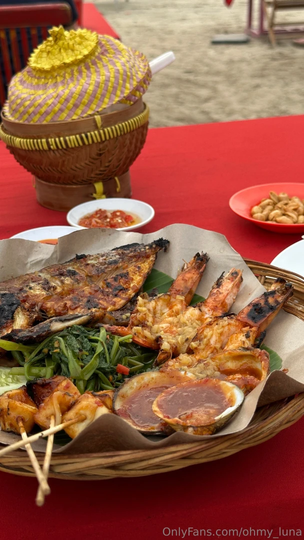 Have you ever watched someone eat and you couldn t look away it s not 