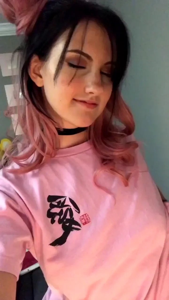 I haven t done pink space bun hairstyle in a while and i miss them 