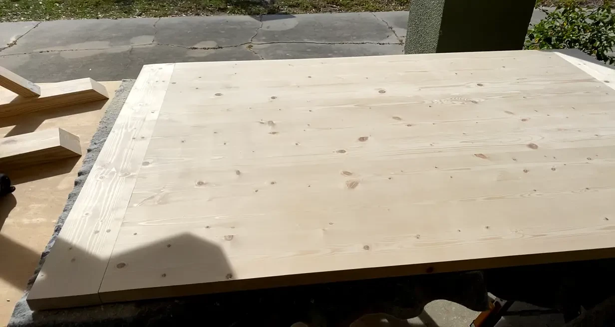 I ve been procrastinating doing a round over edge on the table top so 