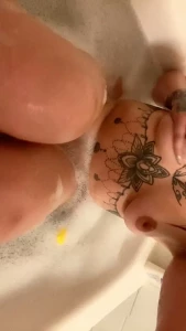 Touching myself for u wet want to join