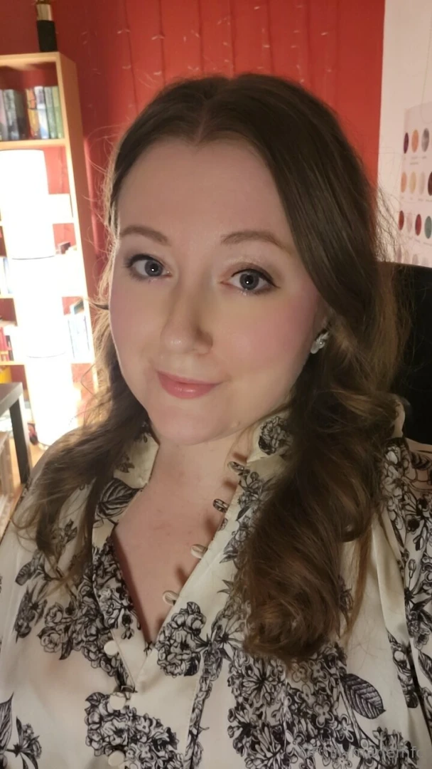 Going live in a minute or so eeeeek and it s my birthday in an hour 