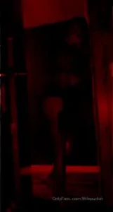 Little red light dancing