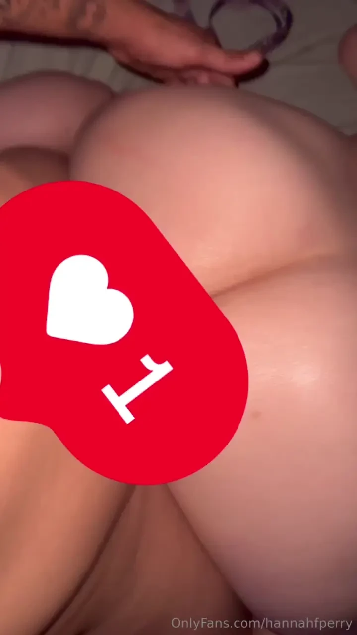 He oiled my big jiggly ass up you know you wanna see this water park i 