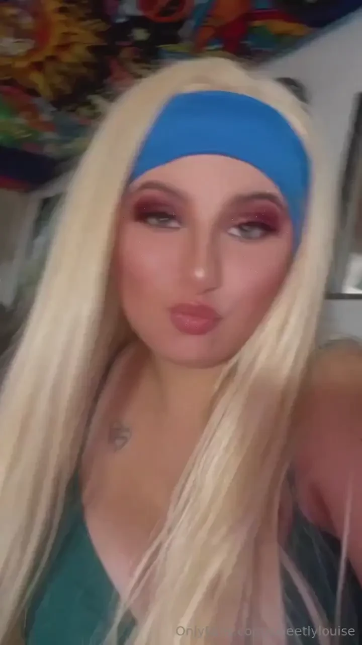 Tell me what you wanna see tip me baby 