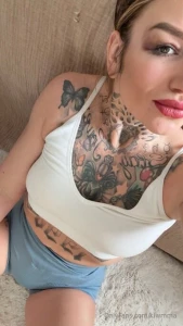Faulenzen sich wohlf hlen und meine lieblingsunterw sche zeigen