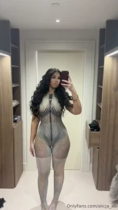 Do you like how tight my outfit is