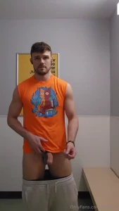 When any of my bottoms visit me i m known to take my dick out and flop