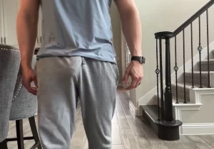 Who s ready for grey sweatpants season