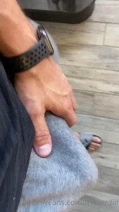 I love grey sweat pants season