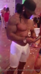 This is a much neglected muscle let s do some traps let me show you