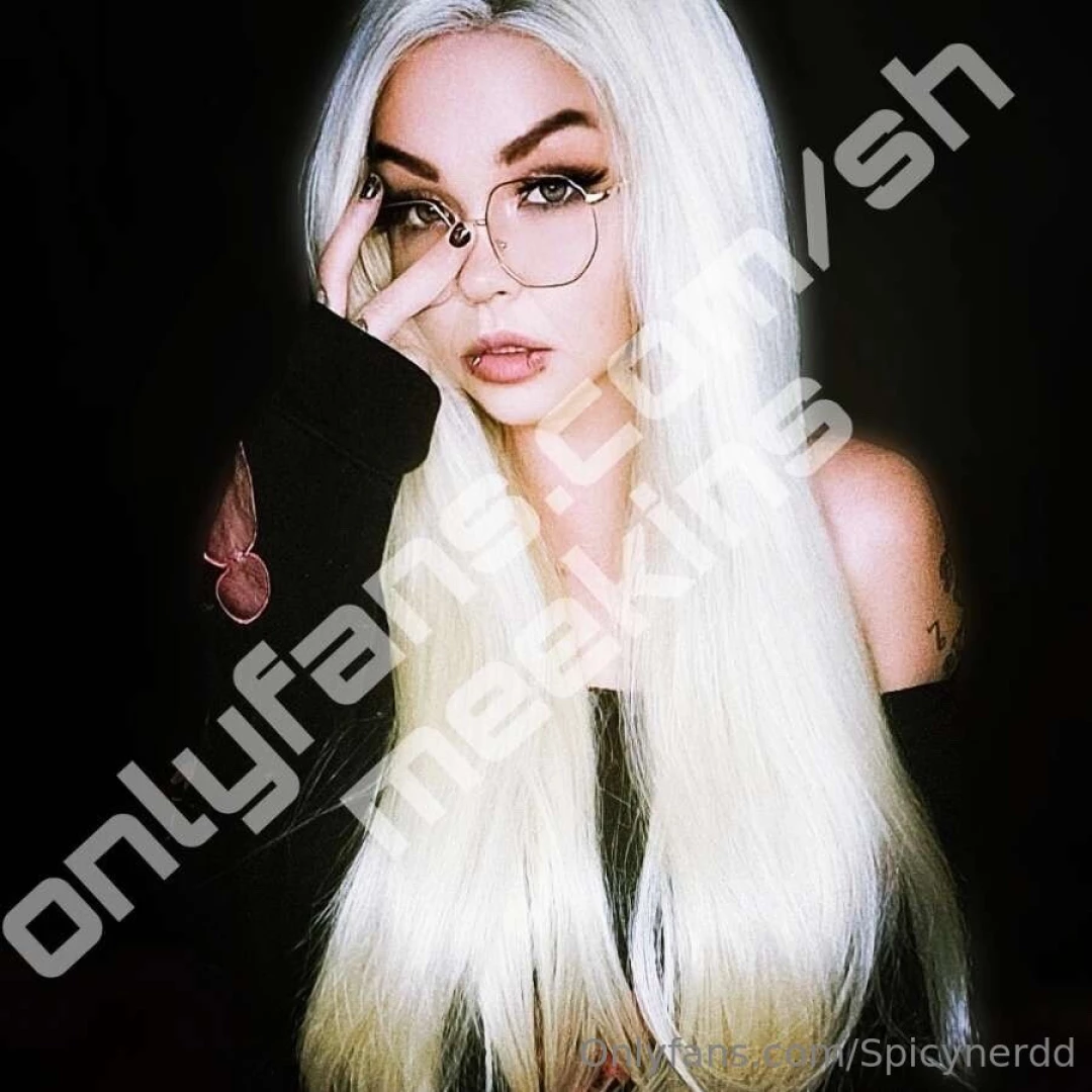 New year new ladiessss well my beautiful shmeekins is not new here so 