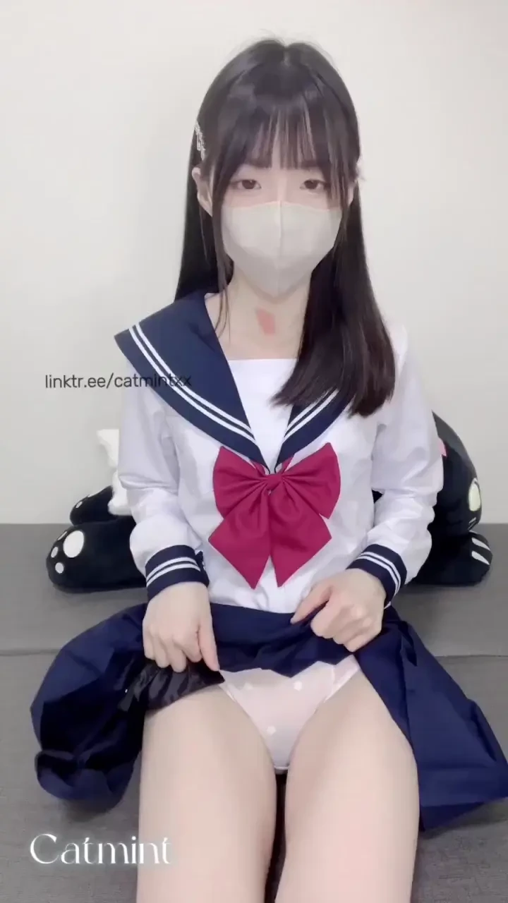 - pleasuring myself in front of the camera feels so embarrassing yet 