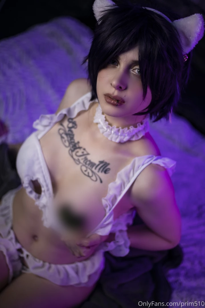 Wanna see some topless kitties 