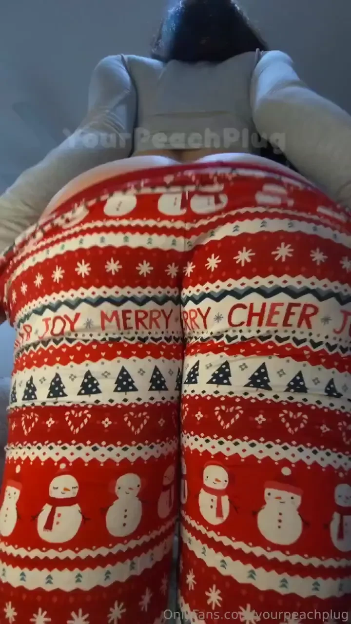 Still wearing my christmas pants until the end of january 