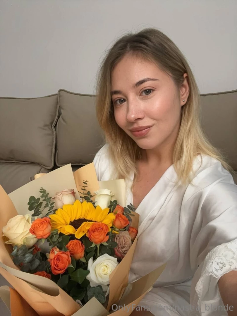 I absolutely love flowers receiving a bouquet as a gift always makes 