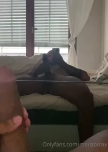 Meu sugar daddy tirando todo o leite do meu pau com sua garganta