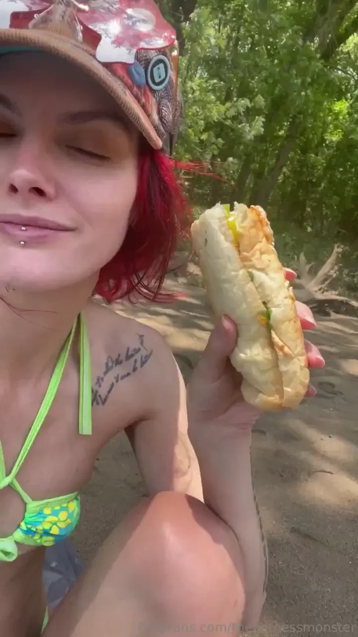 Nothing better after a walk than subway 