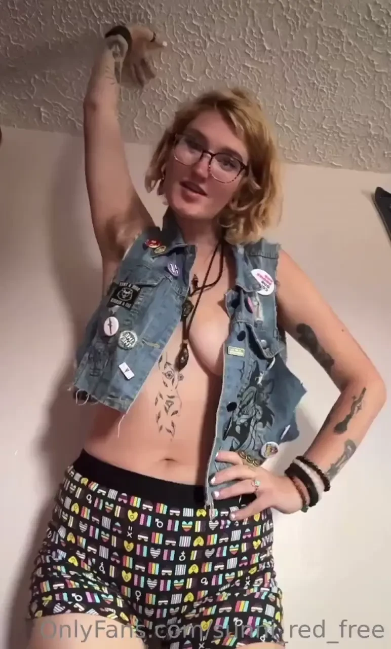 Giantess roleplay smothering tiny man with my belly game also 