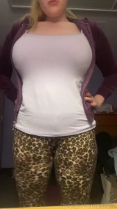 Lol my tik tok i made like i have an ass it is getting bigger with the