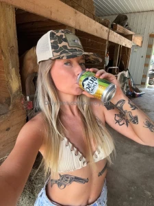 Vip with my tits and pussy out kuntrygirlvip go sub
