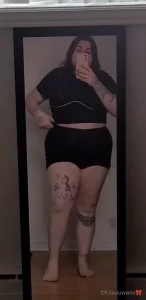 Help me get my nails done