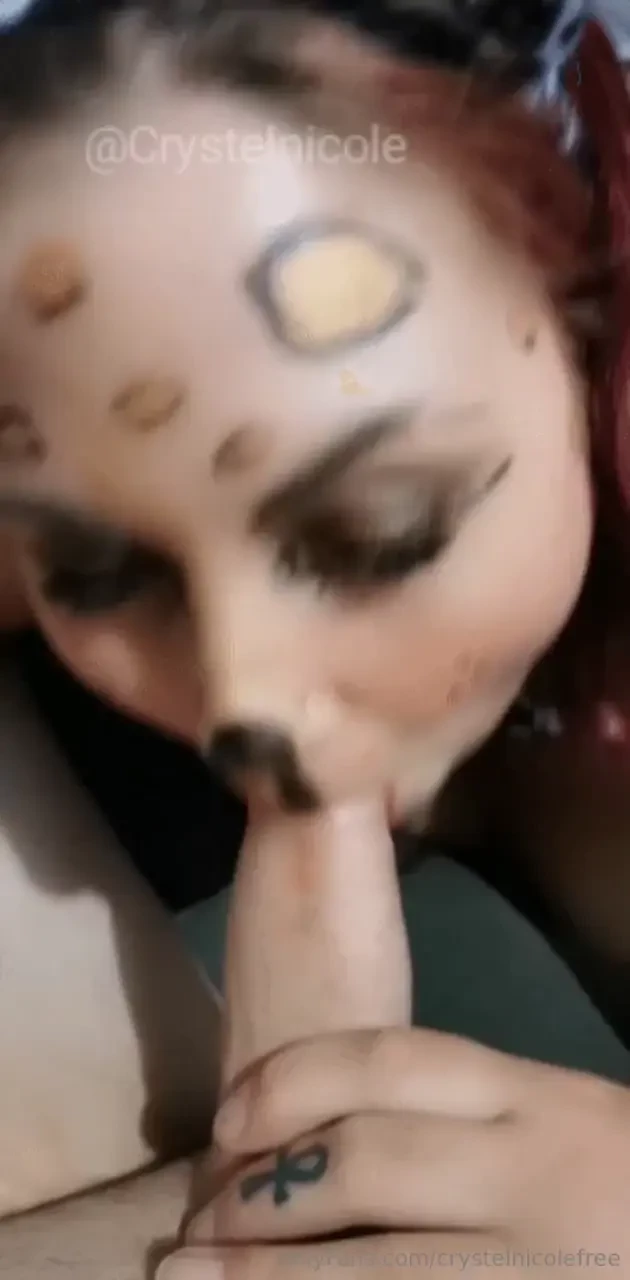 It s halloween i decided to suck my best friend in evening i feel 