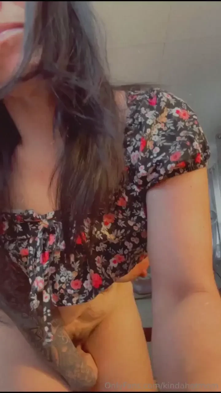 Half of this month cum play https onlyfans com kindahotmom-all access 