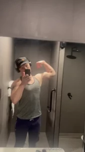 Howdy bros only just noticed how big my arms are getting fresh content