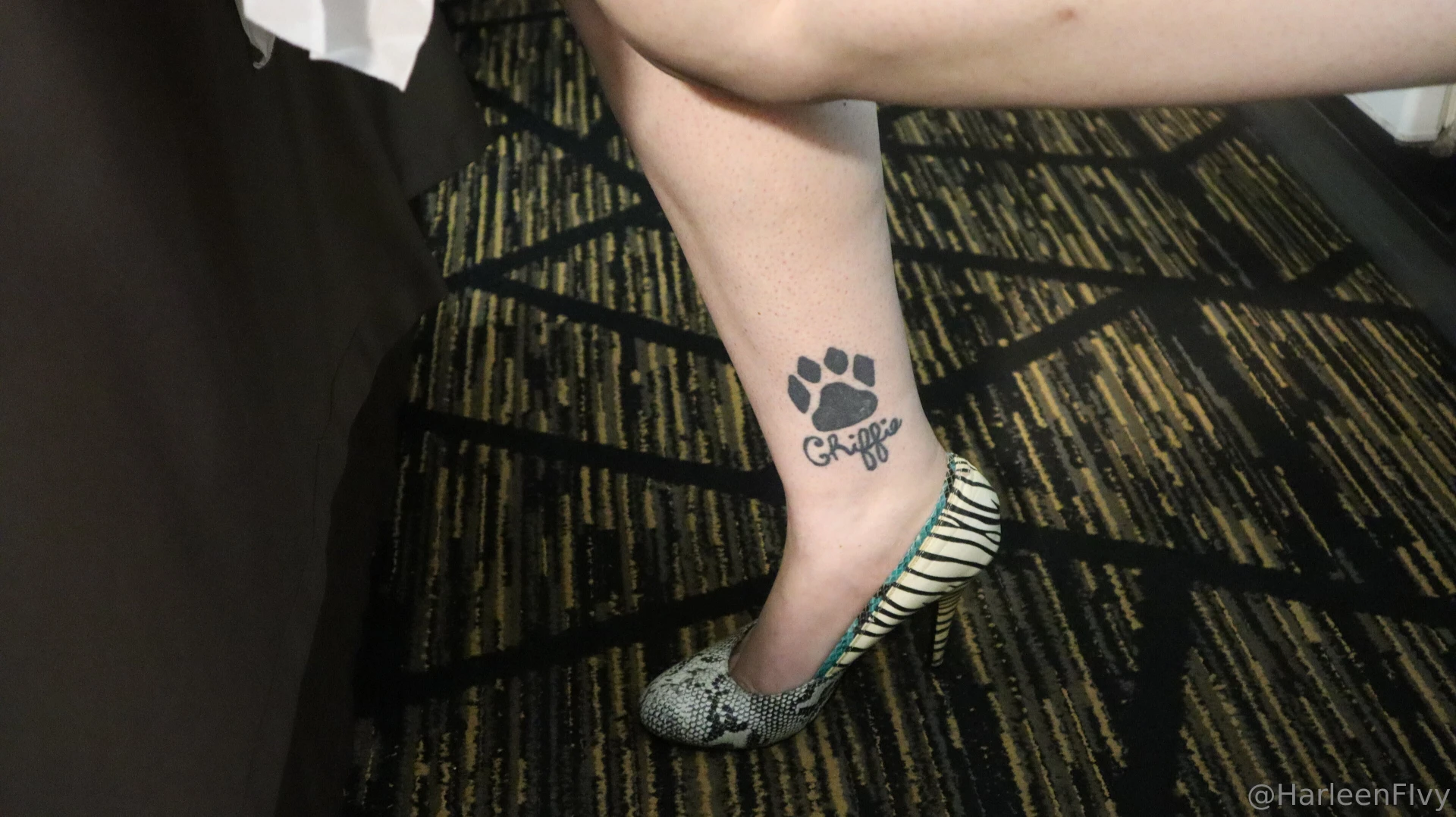 Nothing wrong with some sexy heels and tattoos 