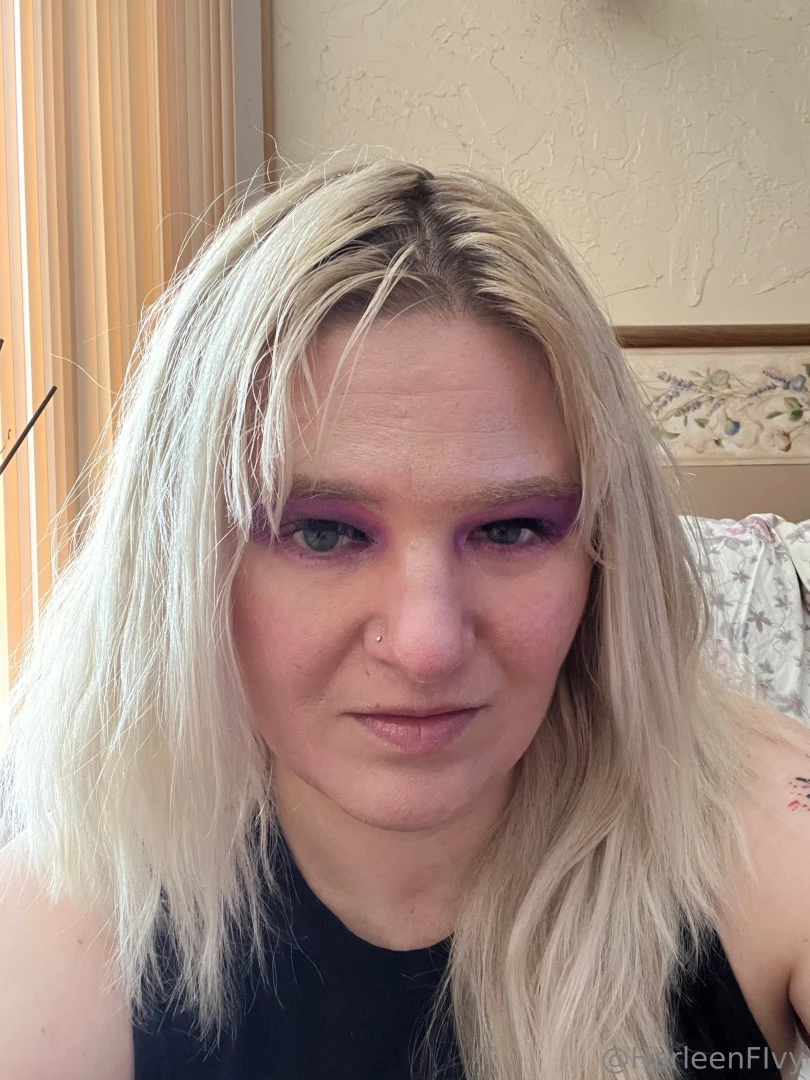 A little pink and purple eyeshadow for work today 